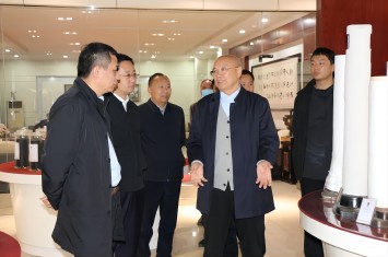 河南省委外辦主任梁杰一到西保集團調(diào)研座談