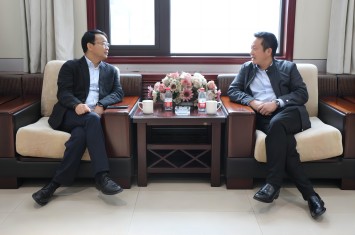 李偉鋒會(huì)見(jiàn)西峽縣委常委、常務(wù)副縣長(zhǎng)曹闖一行