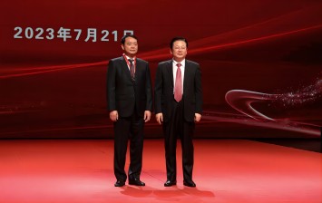 ?西保集團(tuán)蟬聯(lián)市五星級企業(yè)榮譽(yù)，集團(tuán)董事長、總經(jīng)理李偉鋒獲市“功勛企業(yè)家”稱號