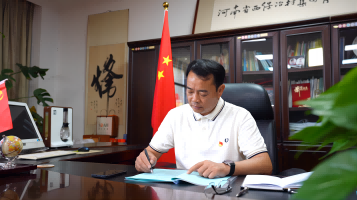 西保集團(tuán)董事長、總經(jīng)理李偉鋒獲市“功勛企業(yè)家”稱號(hào)
